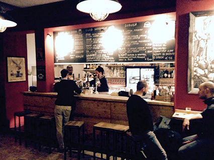 Progetto di un locale Biber Public House, con progettazione integrale degli arredi, a Oderzo (Tv).