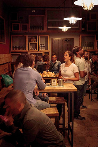 Progetto di un locale Biber Public House, con progettazione integrale degli arredi, a Oderzo (Tv).