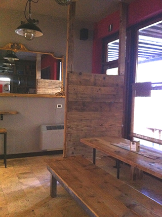 Progetto di un locale Biber Public House, con progettazione integrale degli arredi, a Oderzo (Tv).