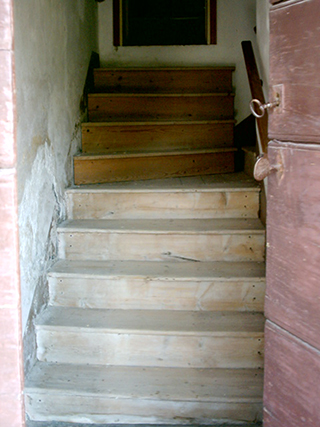 Progetto di restauro e di trasformazione con studio d’interni e di arredi, di un fabbricato rurale ad uso locale agriturismo Club Rock.