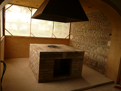 Progetto di ristrutturazione di un antico fabbricato rurale ad uso residenza, con tecniche di bioedilizia e studio degli interni.