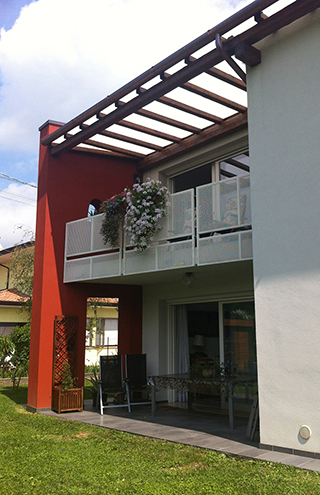 Progetto di ampliamento e ristrutturazione di un fabbricato residenziale anni 70’, con ricavo di due unità abitative.
