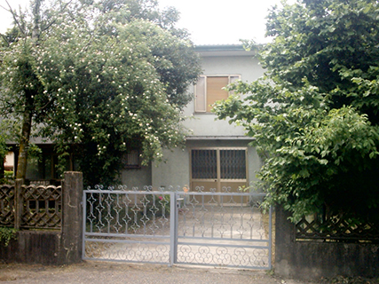 Progetto di ampliamento e ristrutturazione di un fabbricato residenziale anni 70’, con ricavo di due unità abitative.