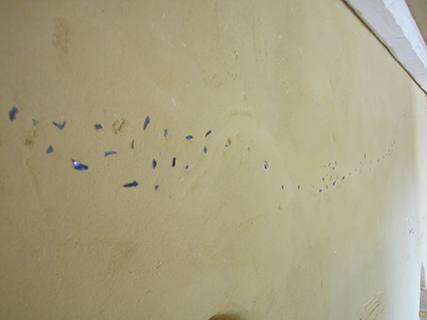 Ristrutturazione e ampliamento, con tecniche di bioedilizia, di un fabbricato ad uso residenza, Bed & Breakfast e annesso rustico. Intonaci in terra cruda con intrusioni.