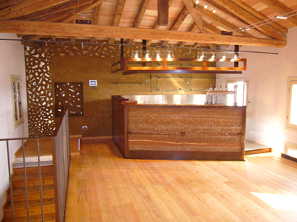 Progetto di restauro e di trasformazione con studio d’interni e di arredi, di un fabbricato rurale ad uso locale agriturismo Club Rock.