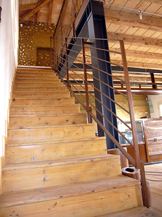 Progetto di restauro e di trasformazione con studio d’interni e di arredi, di un fabbricato rurale ad uso locale agriturismo Club Rock.